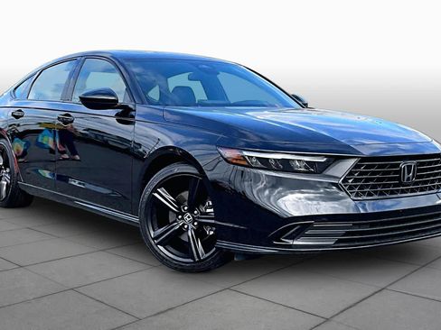 Used 2025 Honda Accord Sport image 3