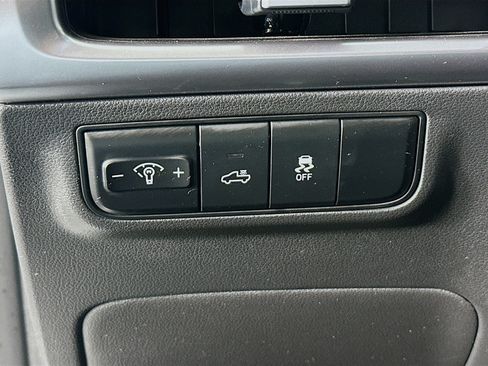 Used 2025 Hyundai Santa Cruz SEL AWD/4WD image 17