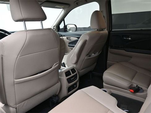 Used 2020 Honda Pilot Elite image 2