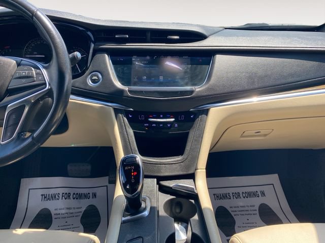 Used 2019 Cadillac XT5 AWD image 11