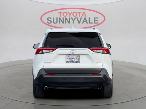 Used 2020 Toyota RAV4 LE image 9