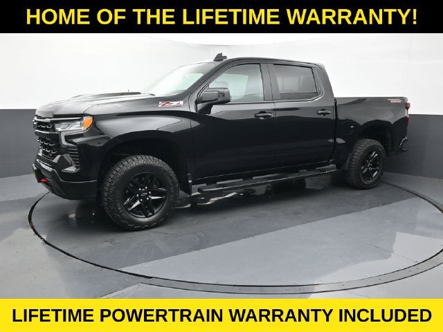 Used 2024 Chevrolet Silverado 1500 LT Trail Boss w/ Convenience Package II AWD/4WD image 2