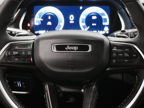 Certified 2024 Jeep Grand Cherokee L Laredo image 22