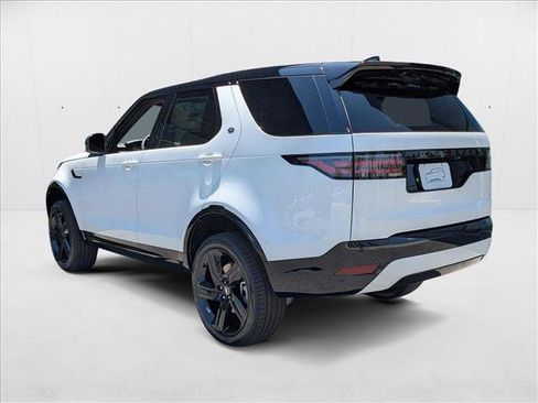 New 2025 Land Rover Discovery Dynamic SE image 9