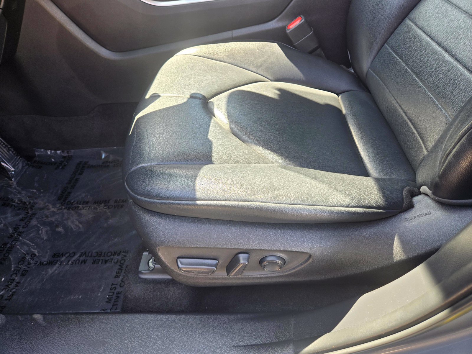 Used 2021 Toyota Highlander XLE AWD/4WD image 11