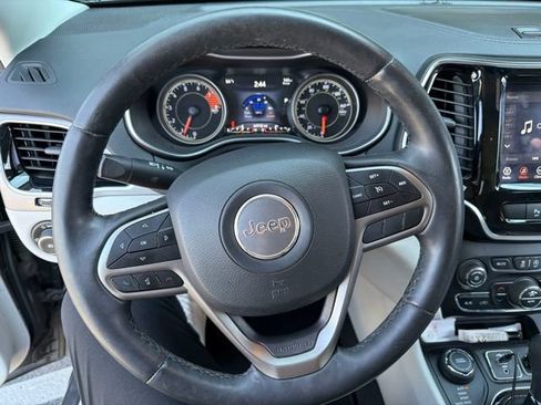 Used 2019 Jeep Cherokee Limited AWD/4WD image 5