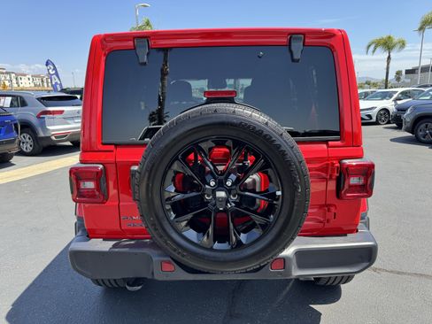 Used 2025 Jeep Wrangler Unlimited Sahara w/ Safety Group AWD/4WD image 9