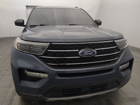 Used 2021 Ford Explorer XLT w/ Equipment Group 202A AWD/4WD image 14