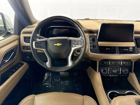 Used 2024 Chevrolet Suburban Premier RWD image 32