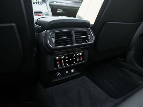 Used 2021 Lamborghini Urus image 47