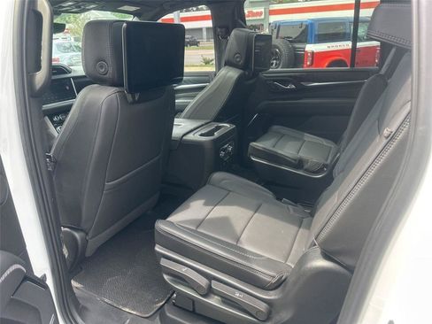 Used 2023 GMC Yukon XL Denali w/ Denali Reserve Package AWD/4WD image 18
