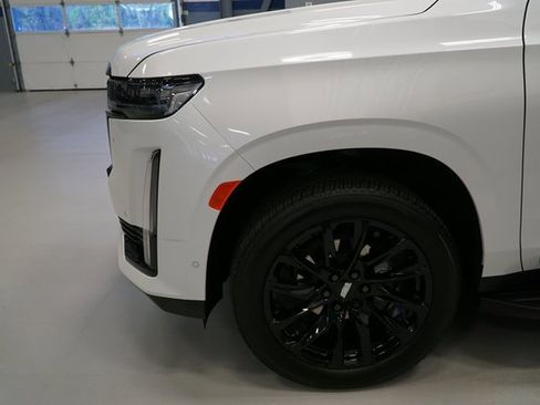 Used 2024 Cadillac Escalade Sport Platinum w/ LPO, ONYX Package image 10