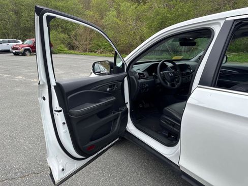 Used 2025 Honda Ridgeline RTL image 12