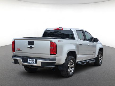Used 2017 Chevrolet Colorado Z71 AWD/4WD image 3