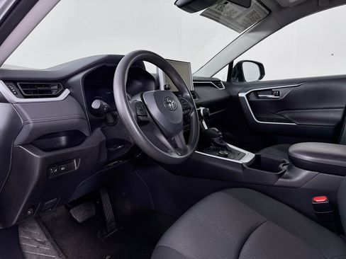 Certified 2025 Toyota RAV4 XLE AWD/4WD image 9