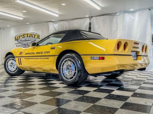 Used 1986 Chevrolet Corvette Convertible image 16