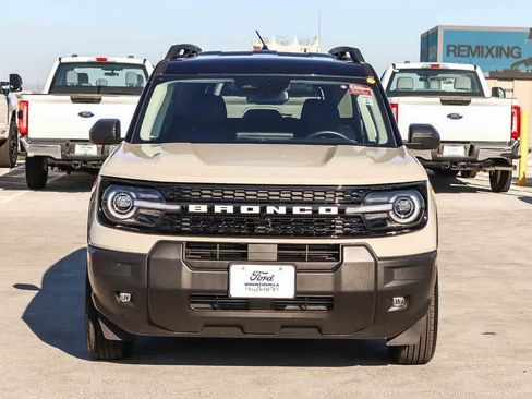 Used 2025 Ford Bronco Sport Outer Banks AWD/4WD image 2