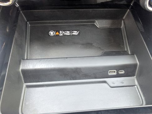 Used 2025 Chevrolet Tahoe LT image 28