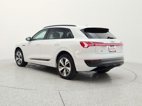 Used 2024 Audi Q8 e-tron Premium AWD/4WD image 7