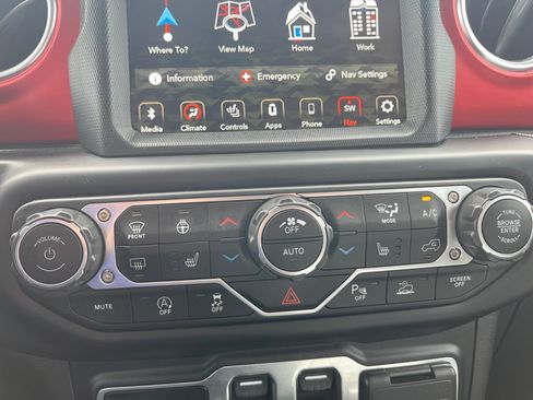 Used 2023 Jeep Wrangler Rubicon w/ LED Lighting Group AWD/4WD image 23