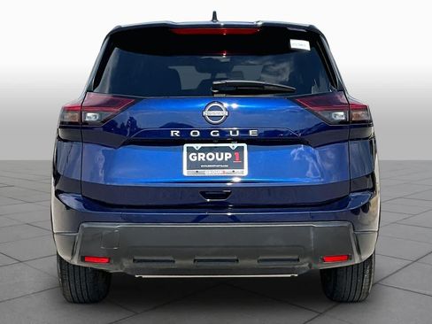 Used 2026 Nissan Rogue SV FWD image 5