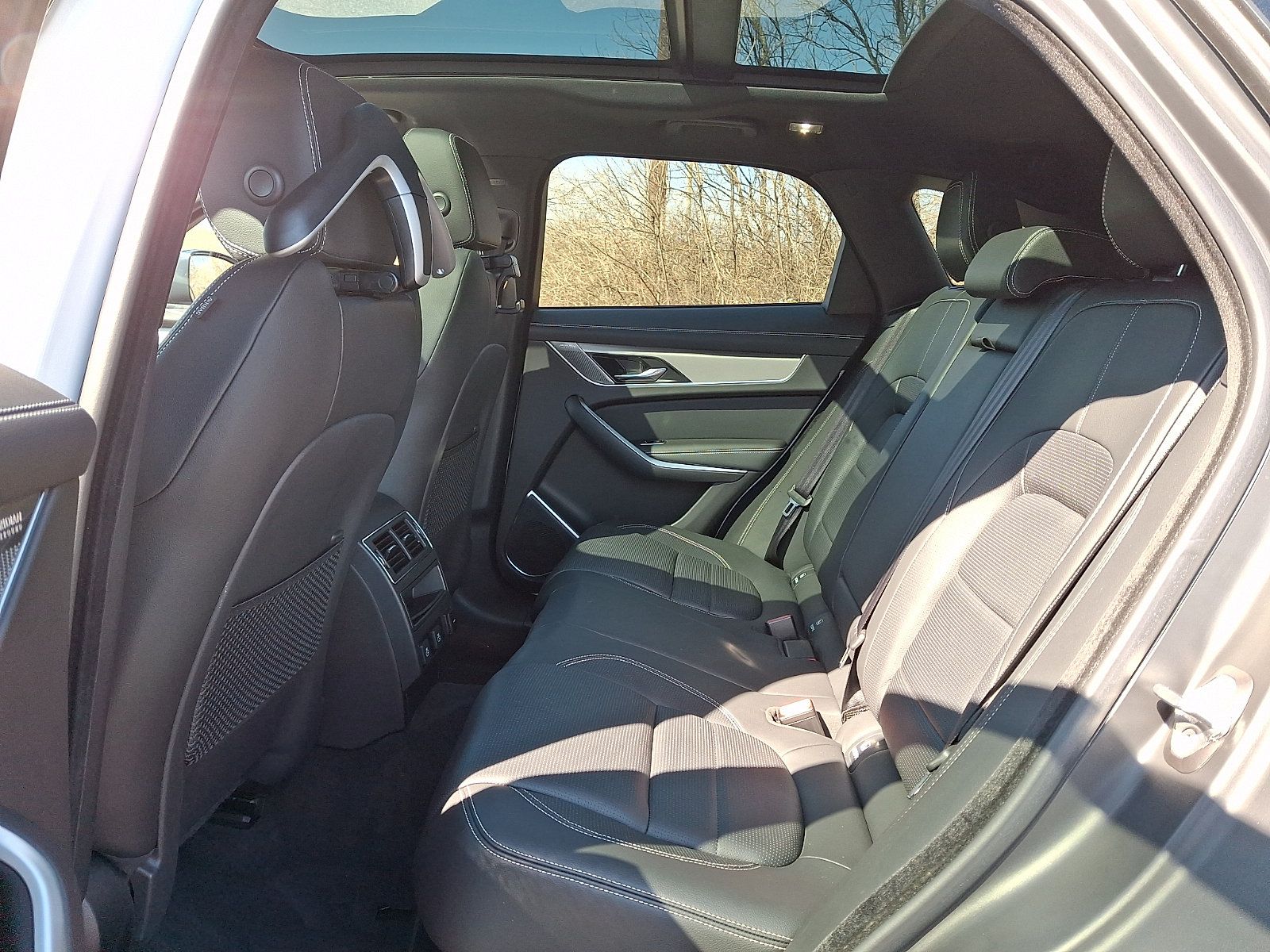 Used 2026 Jaguar F-PACE R-Dynamic S AWD/4WD image 5