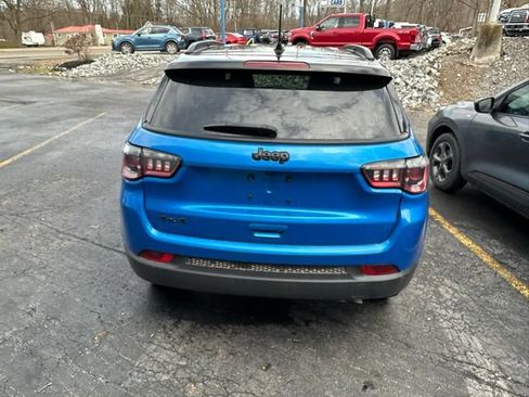 Used 2022 Jeep Compass Latitude AWD/4WD image 3