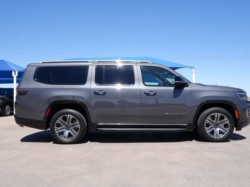 Used 2024 Jeep Wagoneer L Series II w/ Flexible Seating Group image 3