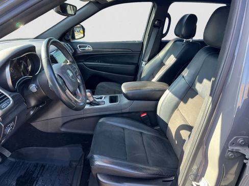 Used 2021 Jeep Grand Cherokee Laredo X image 16