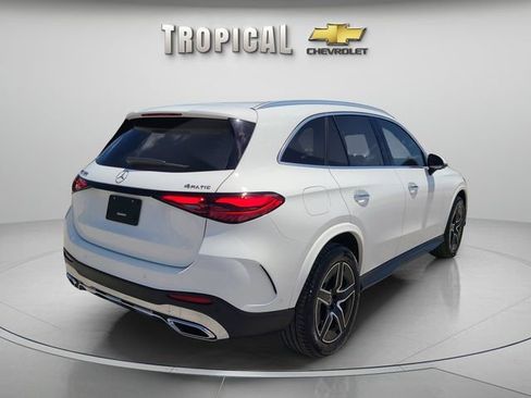 Used 2025 Mercedes-Benz GLC 300 4MATIC image 3