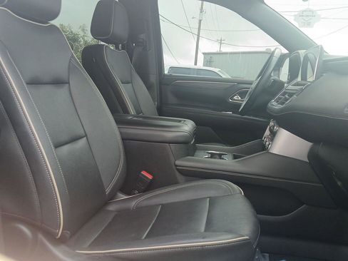 Used 2023 GMC Yukon SLT AWD/4WD image 8