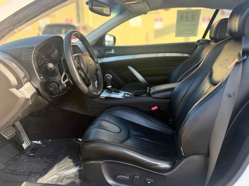 Used 2014 INFINITI Q60 Convertible w/ Premium Package RWD image 21