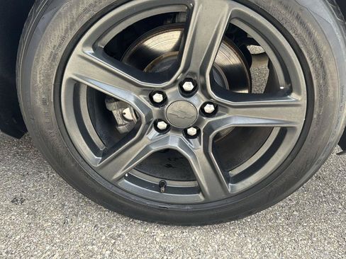 Used 2017 Chevrolet Camaro LT RWD image 19