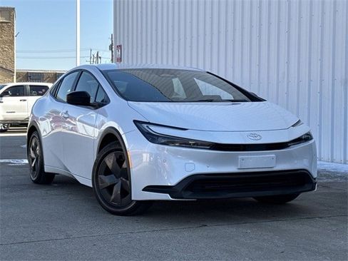 Used 2025 Toyota Prius Limited image 1