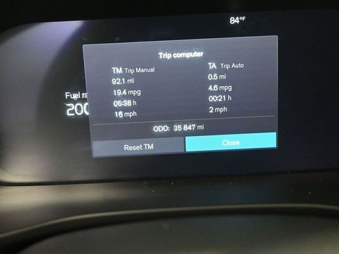 Used 2023 Volvo XC40 B4 Core FWD image 10