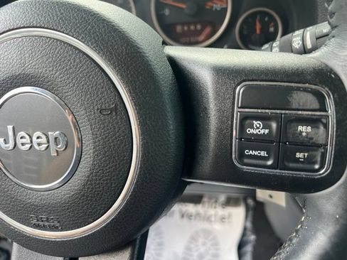 Used 2016 Jeep Wrangler Unlimited Sahara AWD/4WD image 20