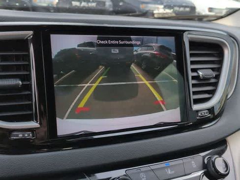 Used 2022 Chrysler Pacifica Touring-L FWD image 27