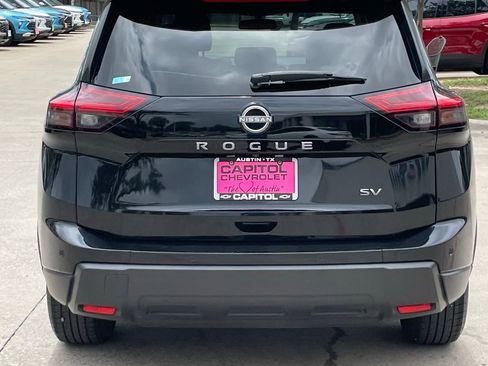 Used 2024 Nissan Rogue SV FWD image 5