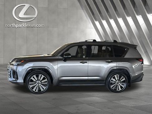 Used 2024 Lexus LX 600 4WD w/ Appearance Package image 1