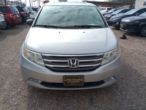 Used 2013 Honda Odyssey Touring image 2