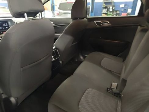 Certified 2025 Kia Sportage LX FWD image 22