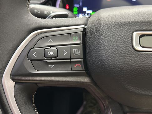 Used 2023 Jeep Grand Cherokee 4WD 4xe image 19