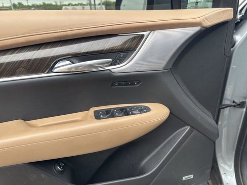 Certified 2023 Cadillac XT6 Premium Luxury w/ Platinum Package image 11