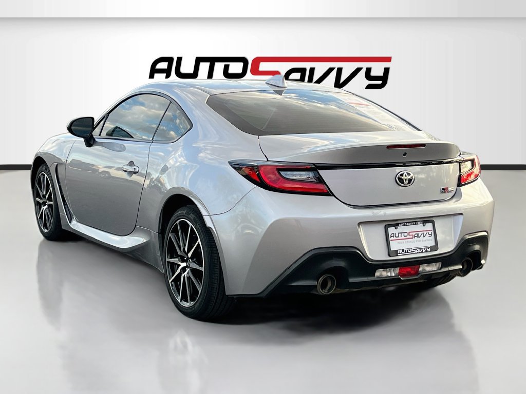 Used 2023 Toyota GR86 RWD image 5