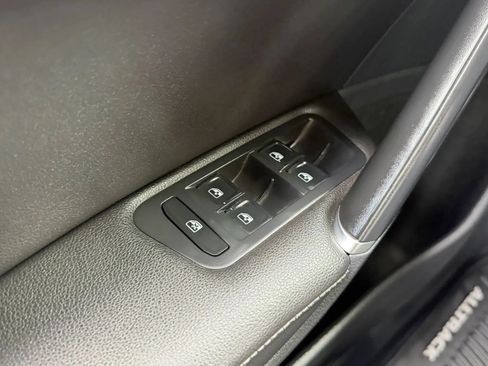 Used 2019 Volkswagen Golf Alltrack SE AWD/4WD image 35