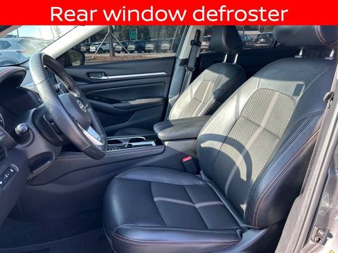 Used 2024 Nissan Altima 2.5 SR FWD image 13