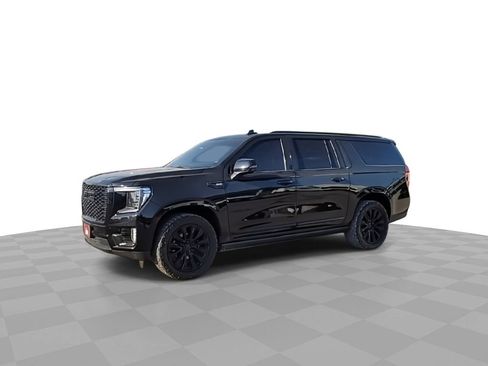 Used 2021 GMC Yukon XL Denali w/ Denali Premium Package image 4