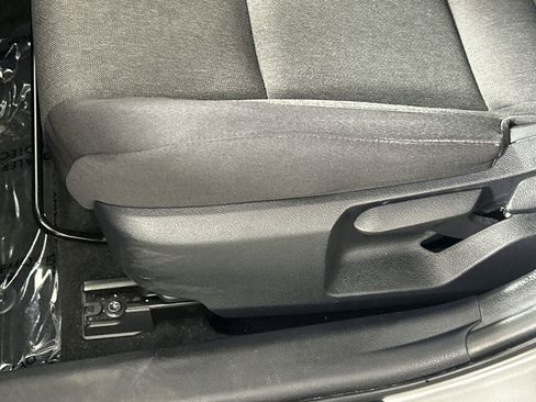 Used 2025 Toyota Camry LE image 19