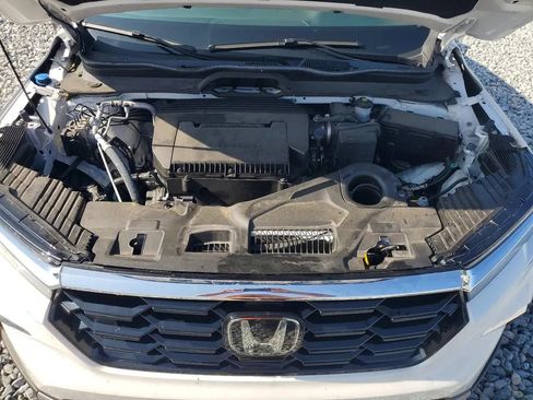 Used 2025 Honda Pilot Touring image 11