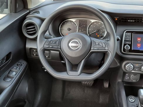 Used 2025 Nissan Kicks Play S FWD image 6
